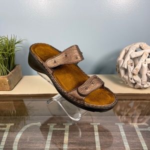 Women’s Naot Lavender Sandal Size 37 Copper